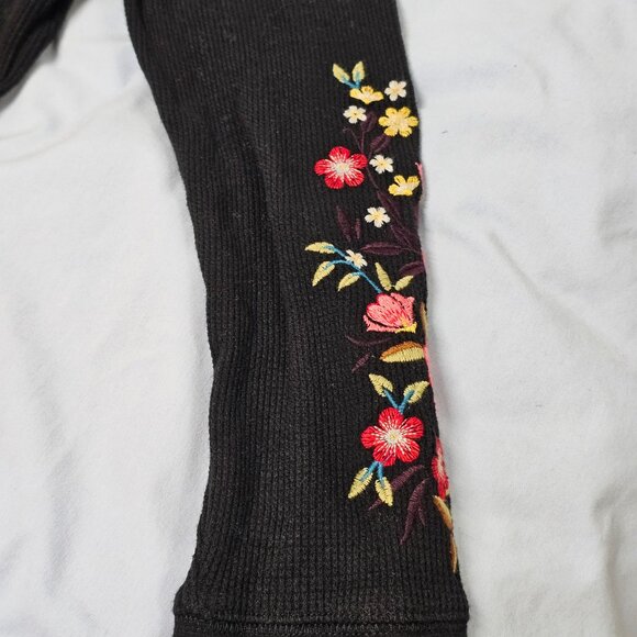 Sundance Frosty Fields Embroidered Thermal Top Shirt Women Size S Black Cotton - Picture 12 of 15